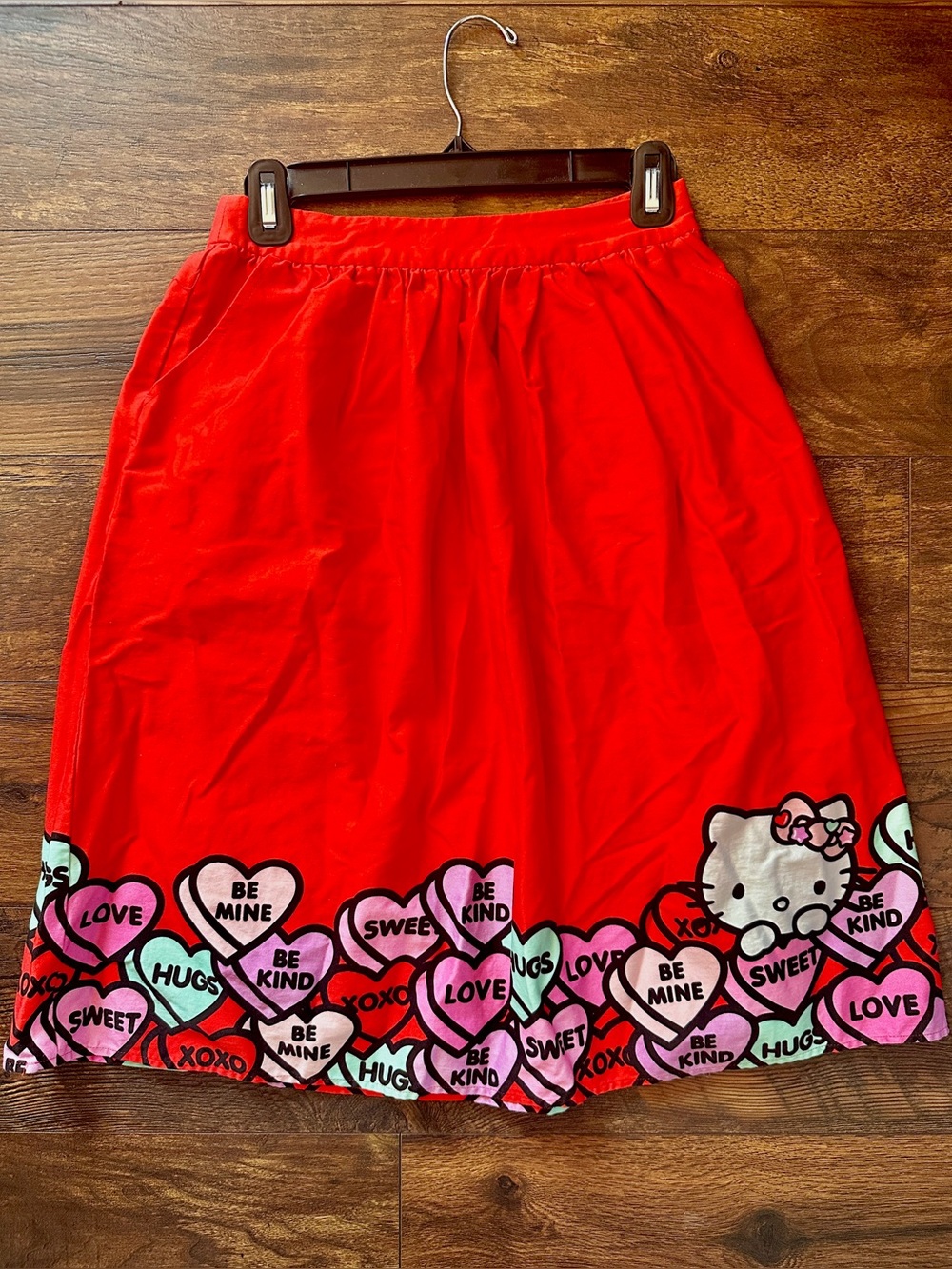 Size 2 Hello kitty x ModCloth Red Circle skirt candy hearts Valentines - Picture 2 of 6